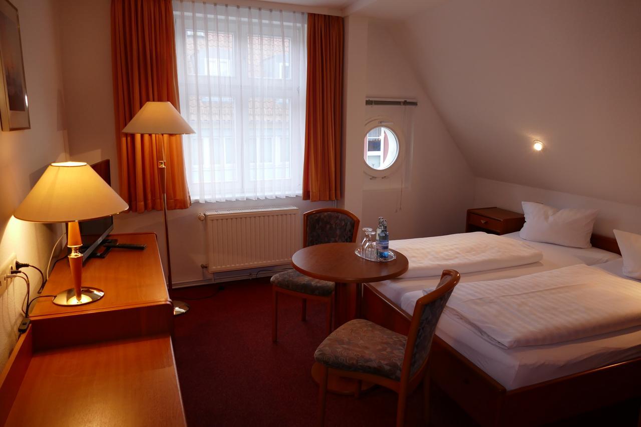 Hotel Am Dom Greifswald Esterno foto